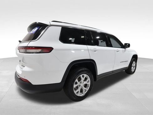 Used 2023 Jeep Grand Cherokee L Limited AWD/4WD image 4