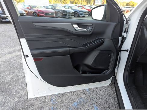 New 2026 Ford Escape SE w/ Class II Trailer Tow Package FWD image 18