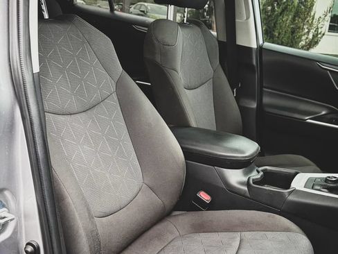 Used 2022 Toyota RAV4 XLE w/ Convenience Package AWD/4WD image 25