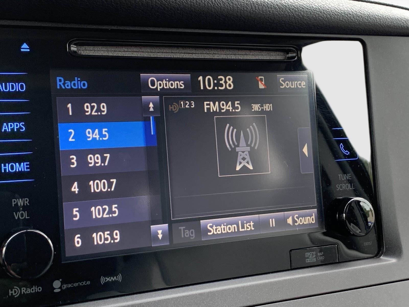 Used 2017 Toyota Sienna XLE Premium FWD image 18