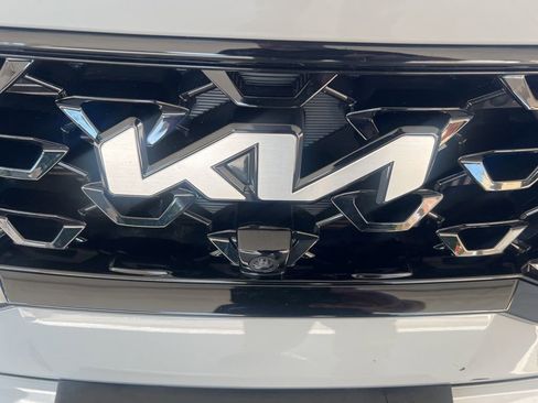 Certified 2023 Kia Sorento SX image 30