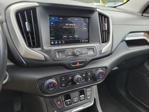 Used 2019 GMC Terrain SLE w/ Driver Convenience Package FWD image 15