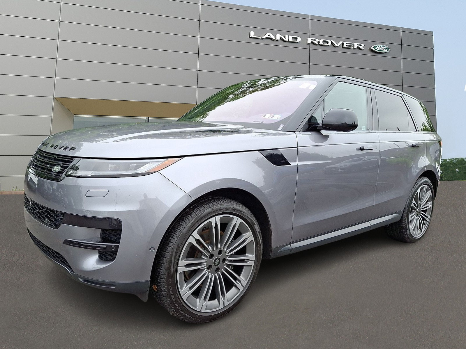 Used 2023 Land Rover Range Rover Sport SE AWD/4WD image 1