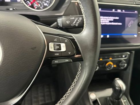 Used 2021 Volkswagen Tiguan SE image 16