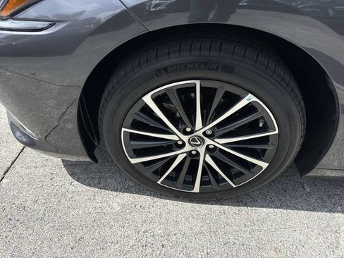 Certified 2024 Lexus ES 350 w/ Premium Package FWD image 10