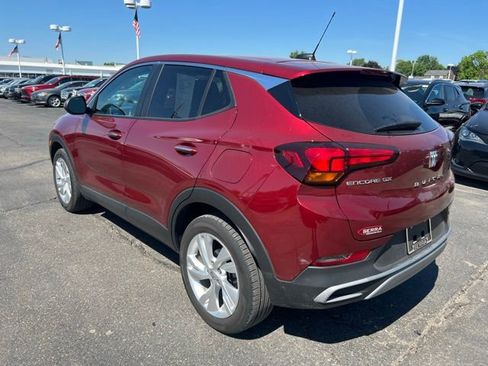 Used 2024 Buick Encore GX Preferred w/ Comfort Package FWD image 3