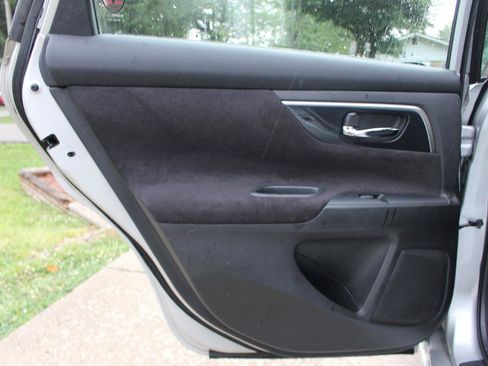 Used 2013 Nissan Altima 2.5 SV FWD image 28