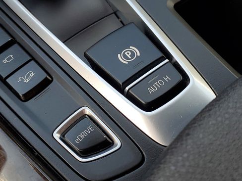 Used 2017 BMW X5 xDrive40e image 30