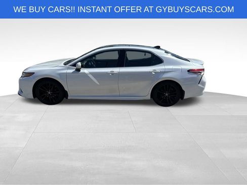 Used 2018 Toyota Camry XSE FWD image 2