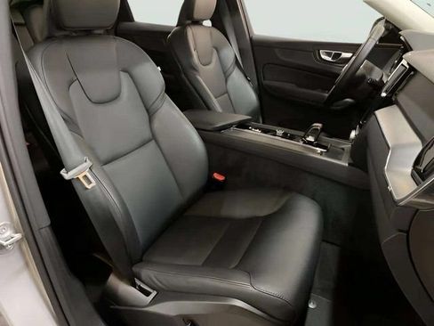 Used 2025 Volvo XC60 B5 Core AWD/4WD image 53