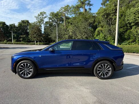 Used 2025 Cadillac Lyriq Sport RWD image 2