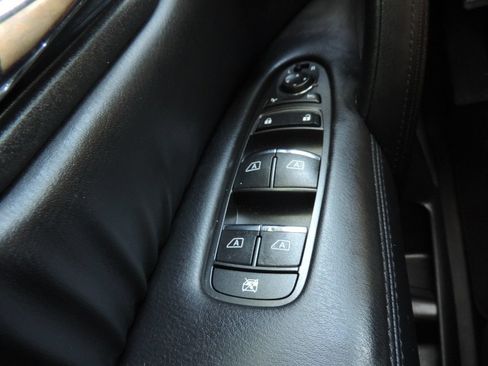 Used 2022 Nissan Armada SV w/ SV Appearance Package RWD image 27