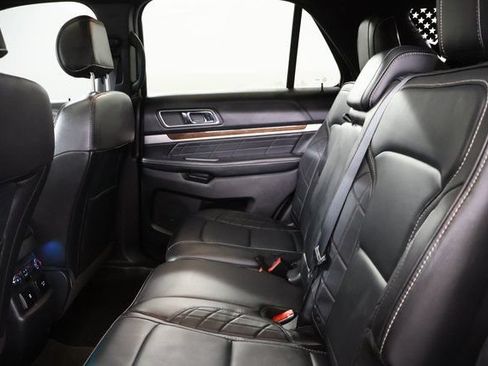 Used 2017 Ford Explorer Platinum AWD/4WD image 32
