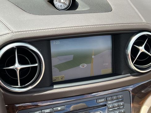 Used 2013 Mercedes-Benz SL 550 image 25