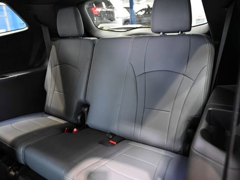 Used 2023 Buick Enclave Essence w/ Experience Buick Package FWD image 12