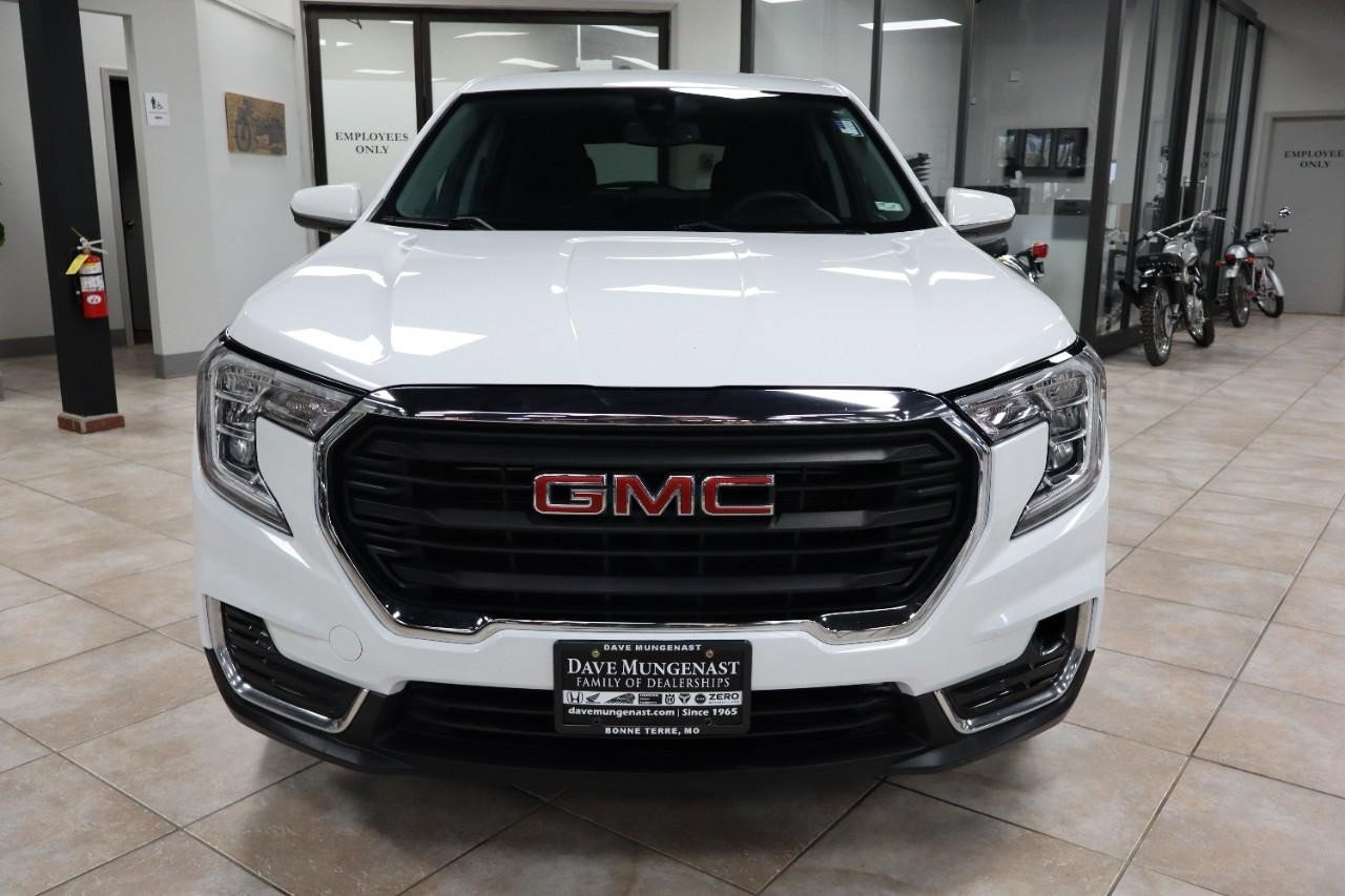 Used 2024 GMC Terrain SLE AWD/4WD image 9