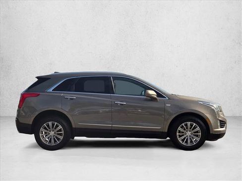 Used 2018 Cadillac XT5 Luxury w/ Driver Awareness Package image 4