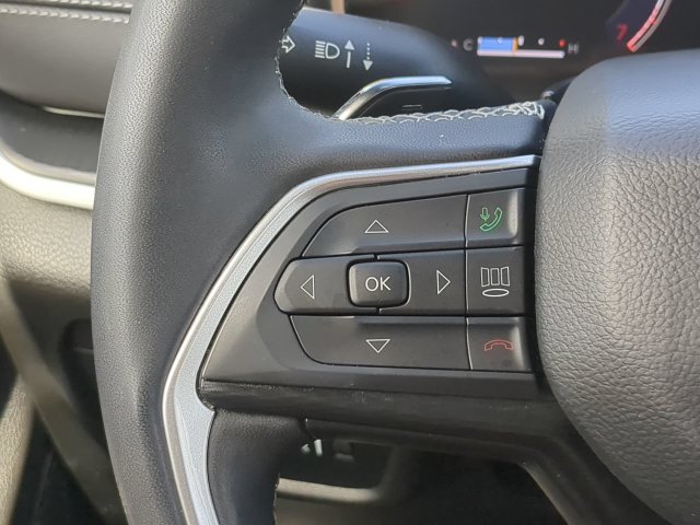 Certified 2025 Jeep Grand Cherokee Altitude AWD/4WD image 29