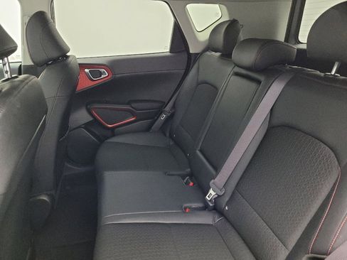 Used 2023 Kia Soul GT-Line image 18