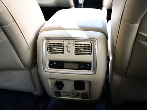 Used 2017 INFINITI QX60 Luxe w/ Deluxe Technology Package image 32