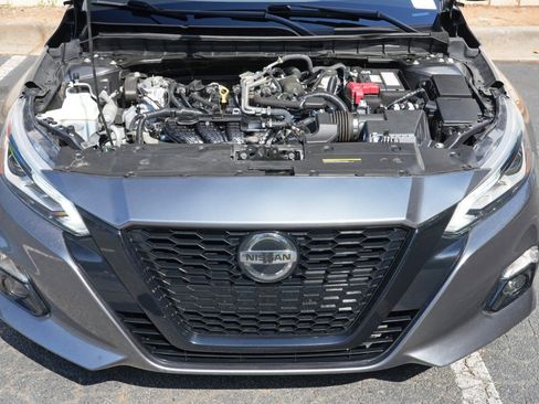Used 2022 Nissan Altima 2.5 SR w/ Midnight Edition Package FWD image 7