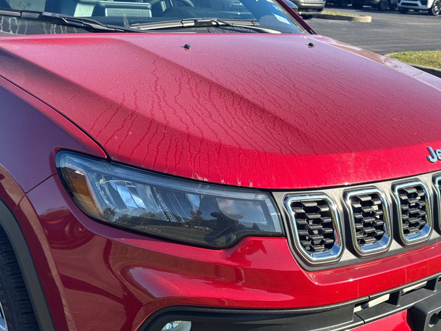 Used 2025 Jeep Compass Latitude AWD/4WD image 3
