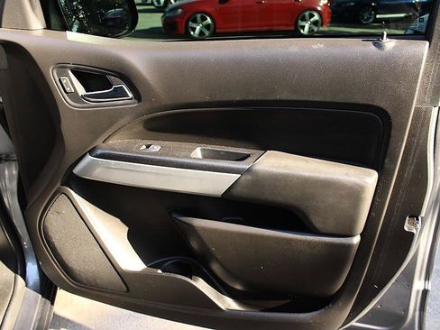 Used 2021 Chevrolet Colorado LT AWD/4WD image 21
