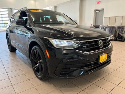 Used 2023 Volkswagen Tiguan SE R-Line AWD/4WD image 1
