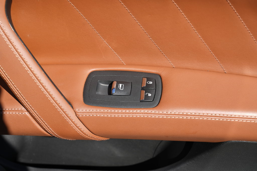 Used 2021 Maserati Quattroporte S Q4 AWD/4WD image 35