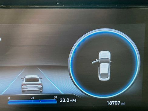 Certified 2023 Hyundai Elantra Limited image 12