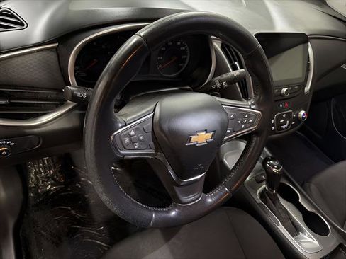 Used 2020 Chevrolet Malibu RS FWD image 18