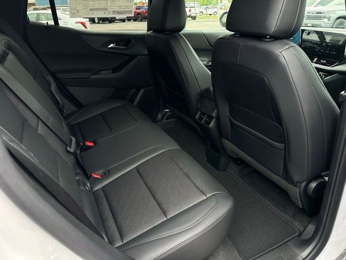 New 2026 Chevrolet Equinox LT w/ Convenience Package II FWD image 18