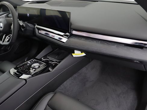 New 2026 BMW 540i xDrive w/ M Sport Package image 20