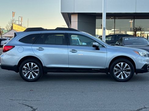 Used 2016 Subaru Outback 2.5i Limited image 3