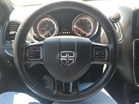 Used 2017 Dodge Grand Caravan SXT w/ Blacktop Package image 34