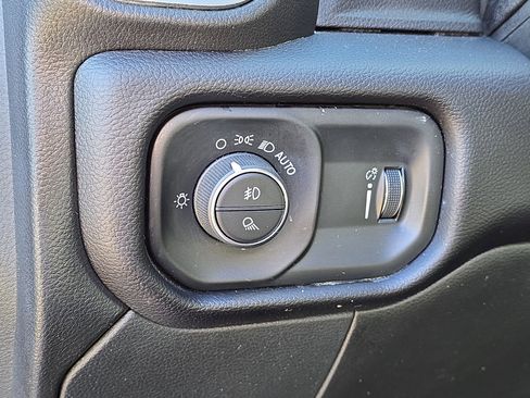 Used 2024 RAM 2500 Big Horn w/ Sport Appearance Package image 14