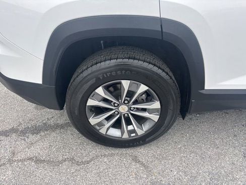 Used 2025 Chevrolet Equinox LT FWD image 6