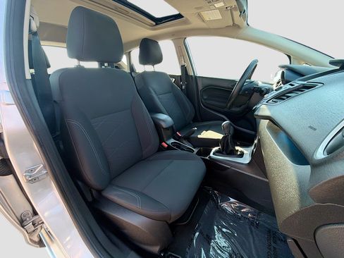 Used 2015 Ford Fiesta SE FWD image 28