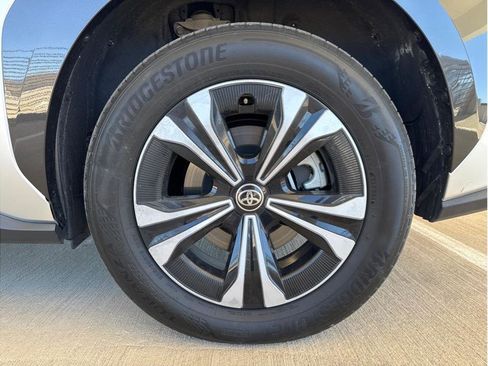 Used 2024 Toyota bZ4X XLE - AWD w/ Weather Package image 28