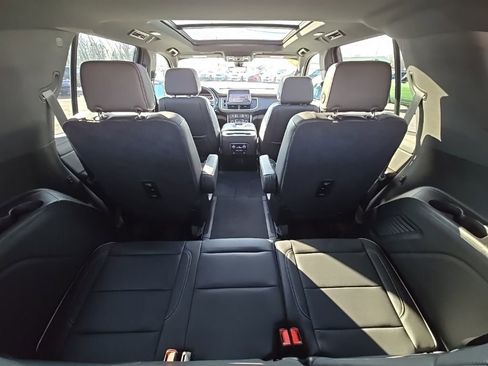 Used 2021 Chevrolet Tahoe Premier w/ Premium Package image 45