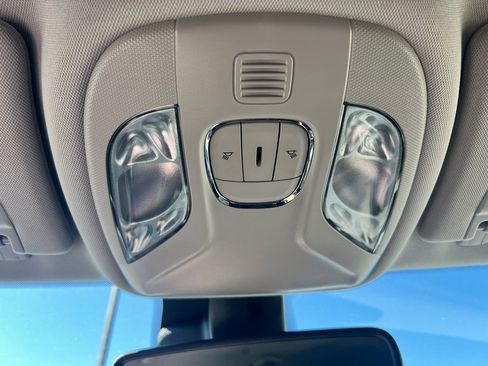 Used 2022 Jeep Compass Limited image 32