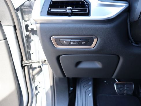 New 2026 BMW X7 xDrive40i w/ Executive Package image 40