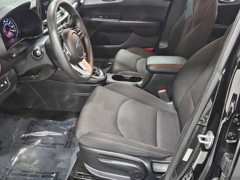 Used 2021 Kia Forte LXS FWD image 9