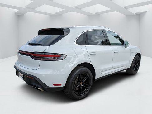 Used 2023 Porsche Macan image 3