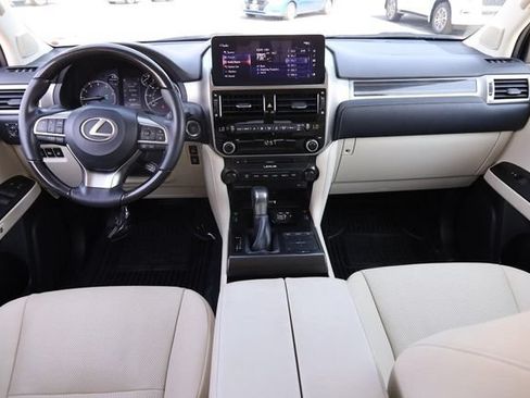 Used 2022 Lexus GX 460 Premium w/ Premium Package AWD/4WD image 27