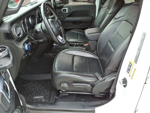 Used 2022 Jeep Wrangler Unlimited Sahara w/ Safety Group image 11