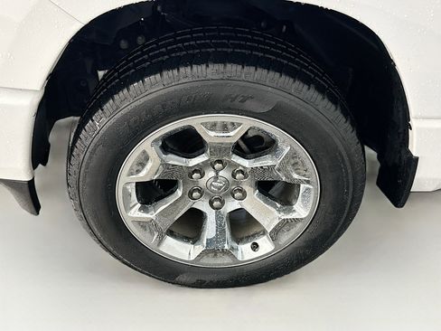 Used 2022 RAM 1500 Big Horn AWD/4WD image 11
