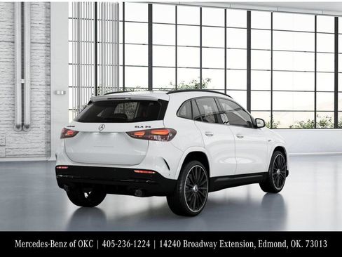 New 2026 Mercedes-Benz GLA 35 AMG 4MATIC image 22