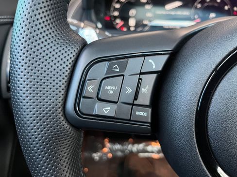 Used 2024 Jaguar F-TYPE R AWD/4WD image 31