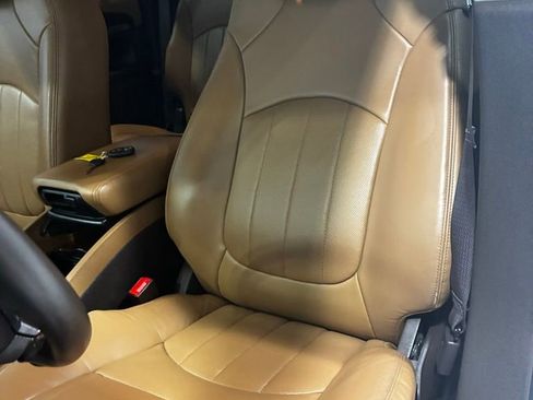 Used 2017 Buick Enclave Premium w/ Enclave Tuscan Edition FWD image 15